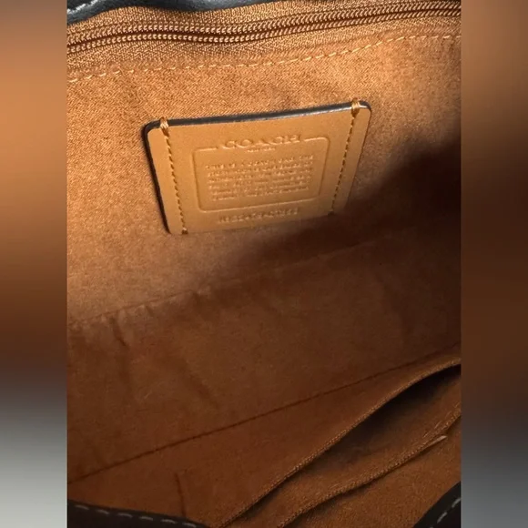 Coach Classic Black Leather Shoulder Bag - Picture 10 of 13